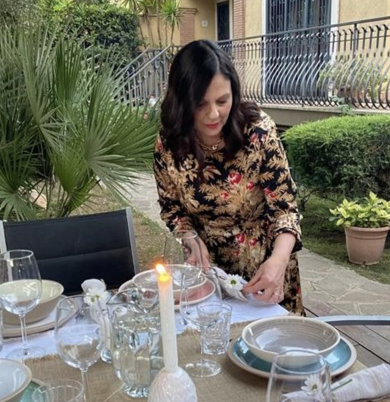 Tiziana Fiorentini, a casa di Fulvia. Allestimento del tavolo da pranzo
